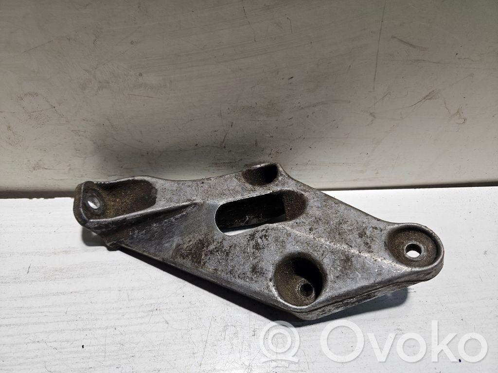 BMW 5 E34 Engine mounting bracket 