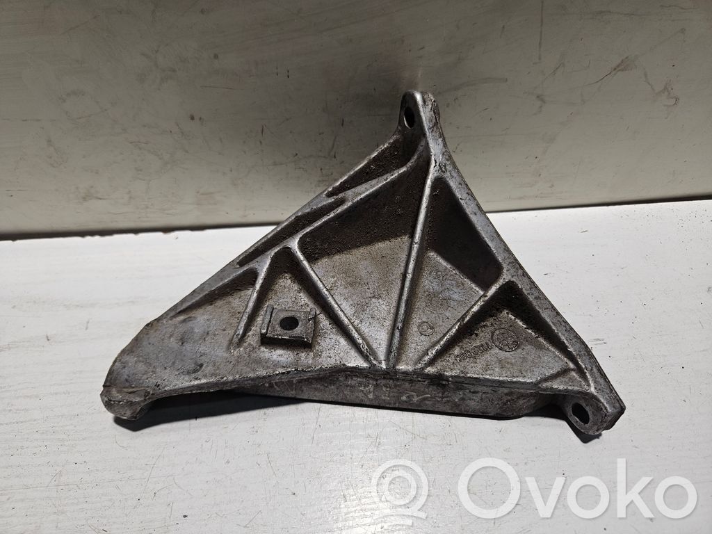 Engine mounting bracket   1129806