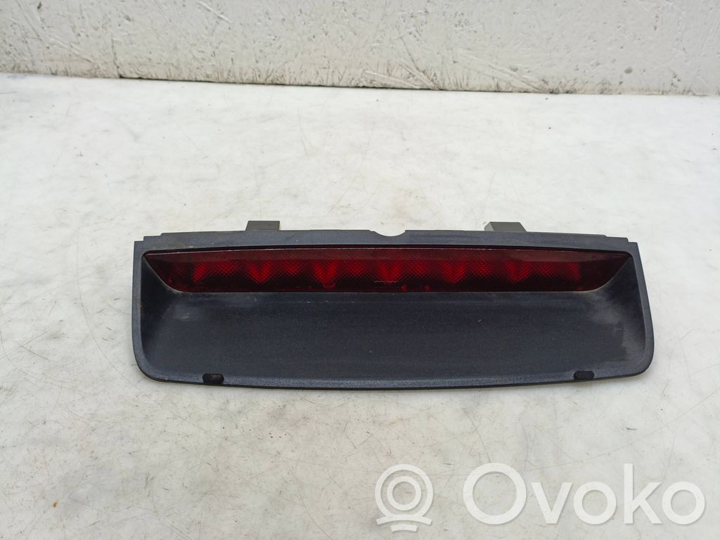 Nissan Primera Troisième feu stop 