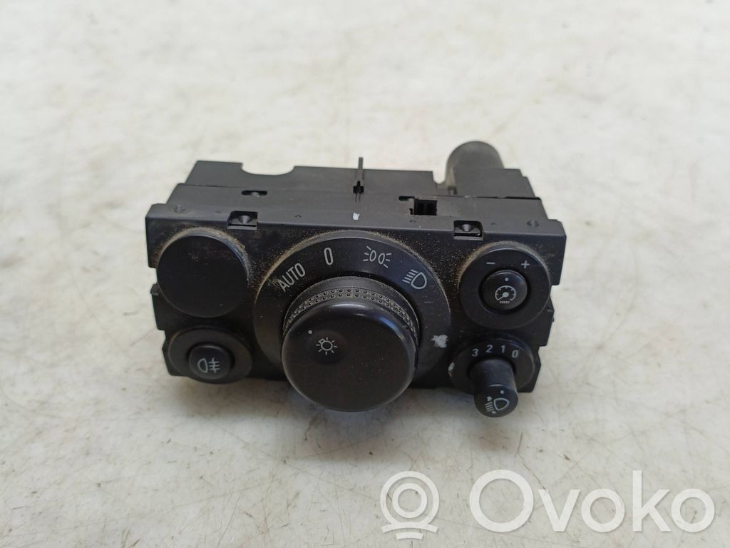 Opel Astra H Light switch 