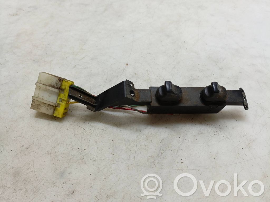 Nissan Primera Interruptor del elevalunas eléctrico 