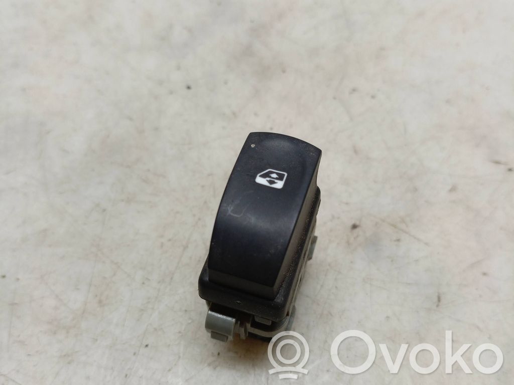Renault Clio III Electric window control switch 