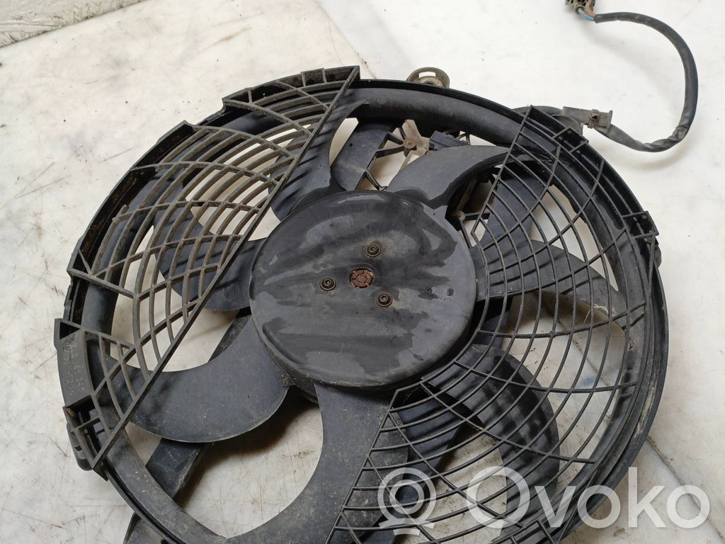 BMW 3 E46 Elektrisks radiatoru ventilators 