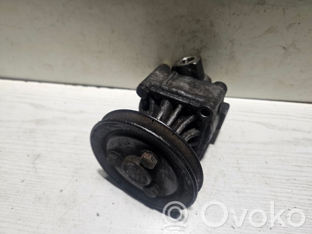 BMW 5 E34 Power steering pump 