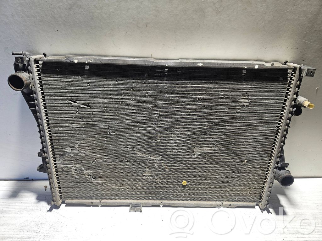 BMW 5 E39 Coolant radiator 
