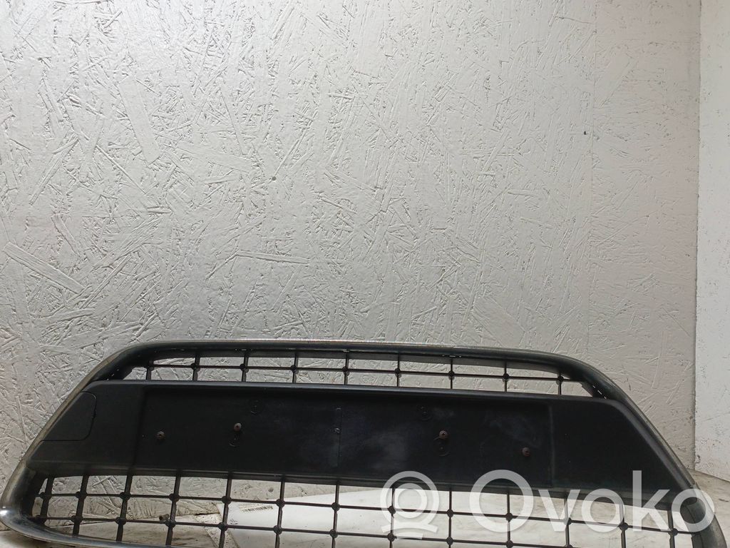 Ford Fiesta Front bumper upper radiator grill 
