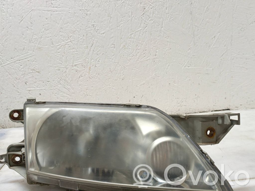 Mazda Premacy Phare frontale 