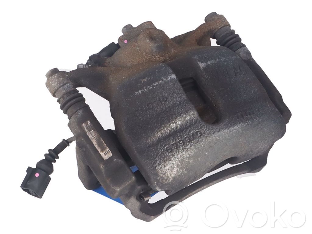 Etujarrusatula   8V0615124A