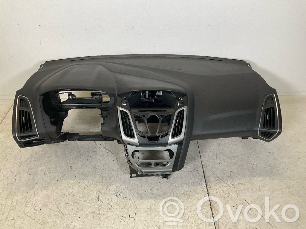 Ford Focus Панель 