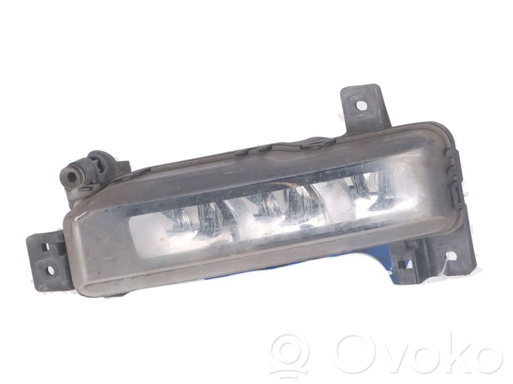 BMW 2 F46 Etusumuvalo 