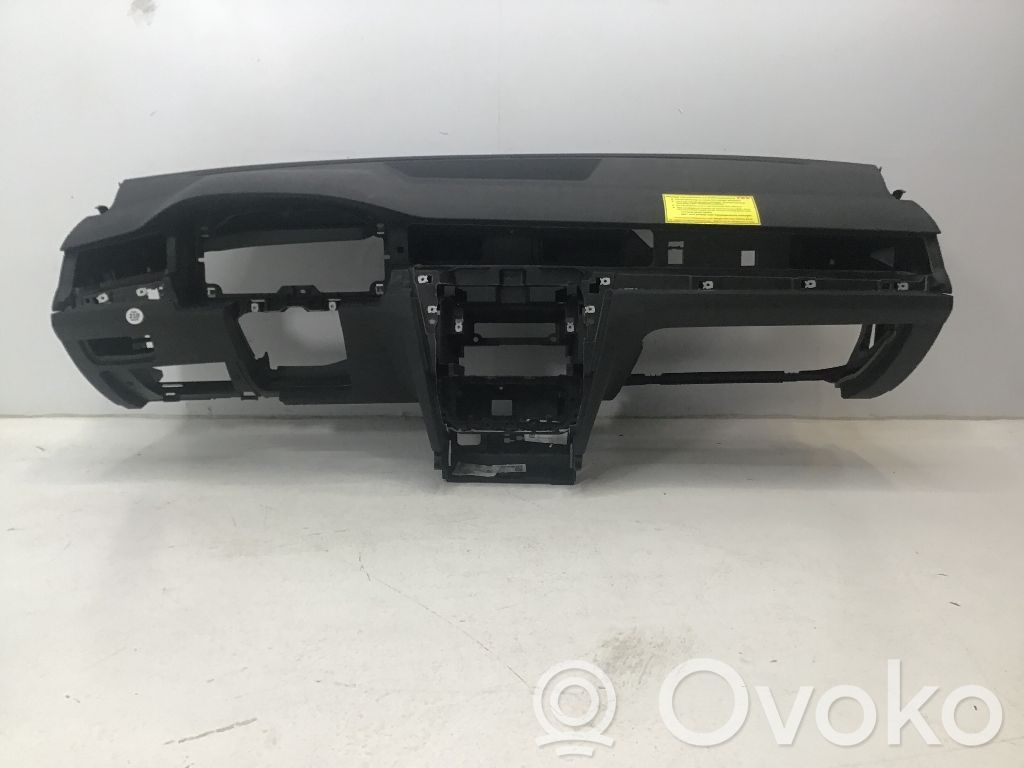 Volkswagen PASSAT B8 Cruscotto 
