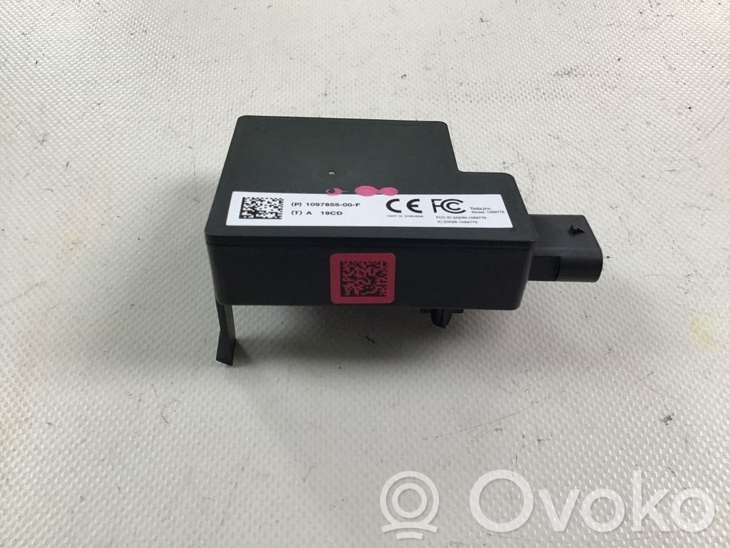 Tesla Model 3 Sonstige Steuergeräte / Module 