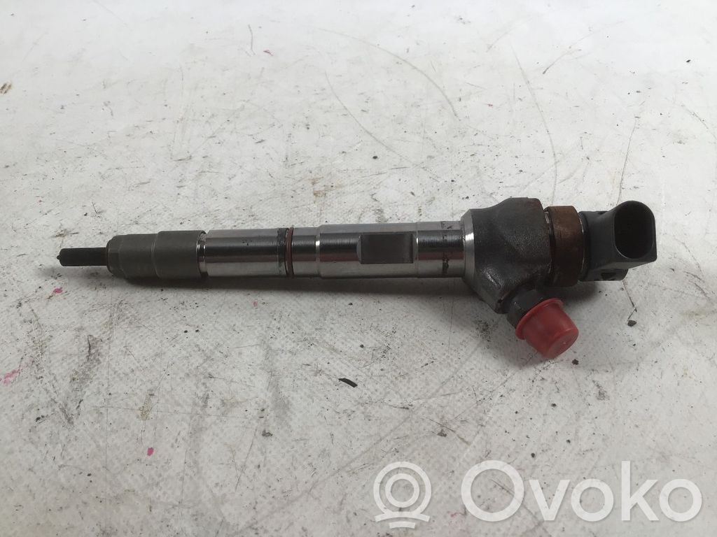 Volkswagen PASSAT B8 Inyector de combustible 