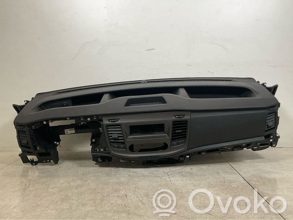 Ford Transit Panelis 