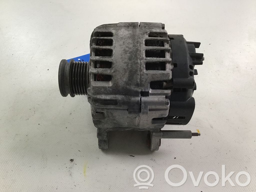Volkswagen Golf VII Generator/alternator 