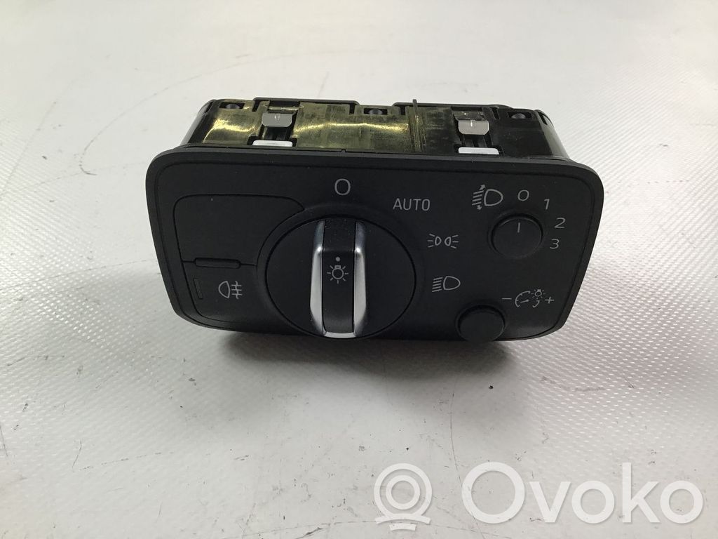 Audi Q2 - Light switch 