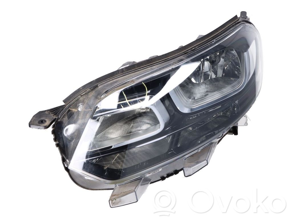 Opel Vivaro Faro/fanale