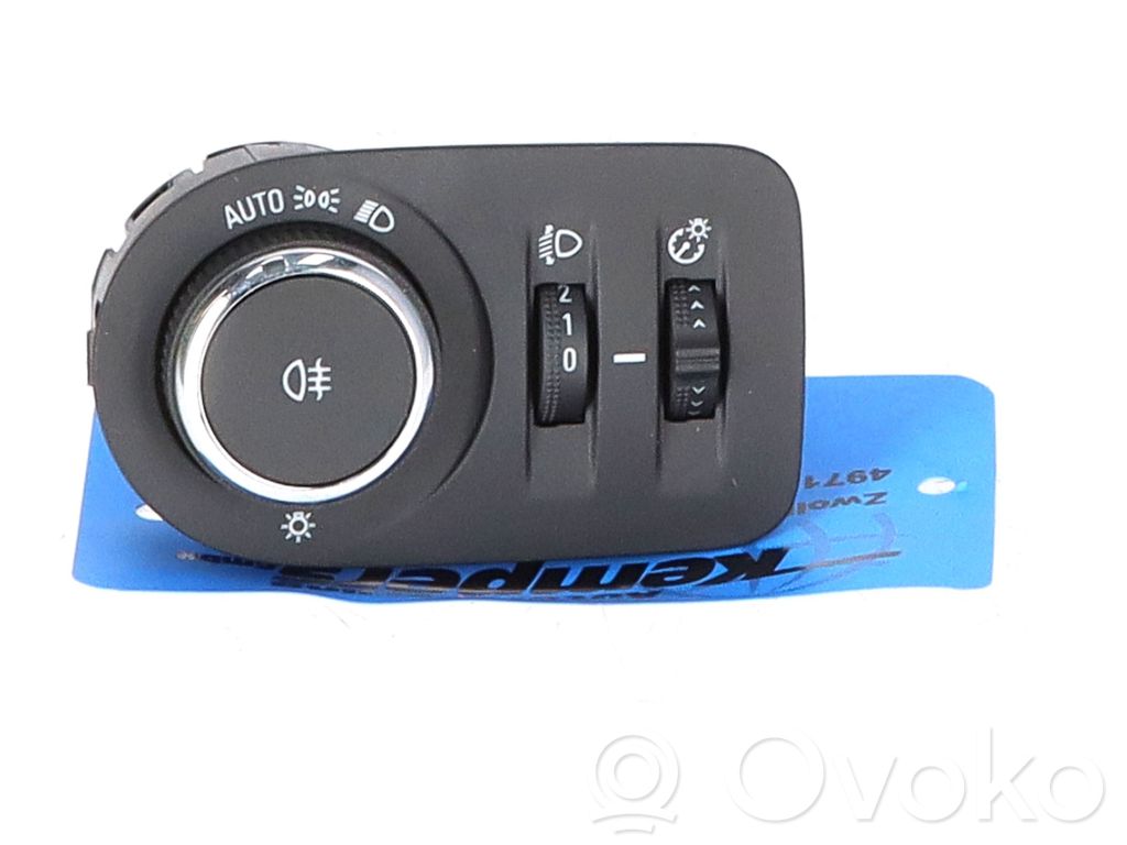 Opel Corsa F Light switch 