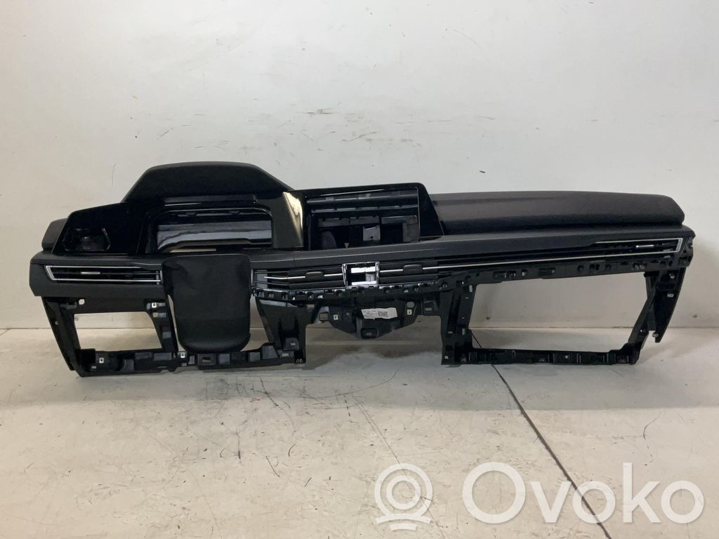 Volkswagen Golf VIII Kojelauta 