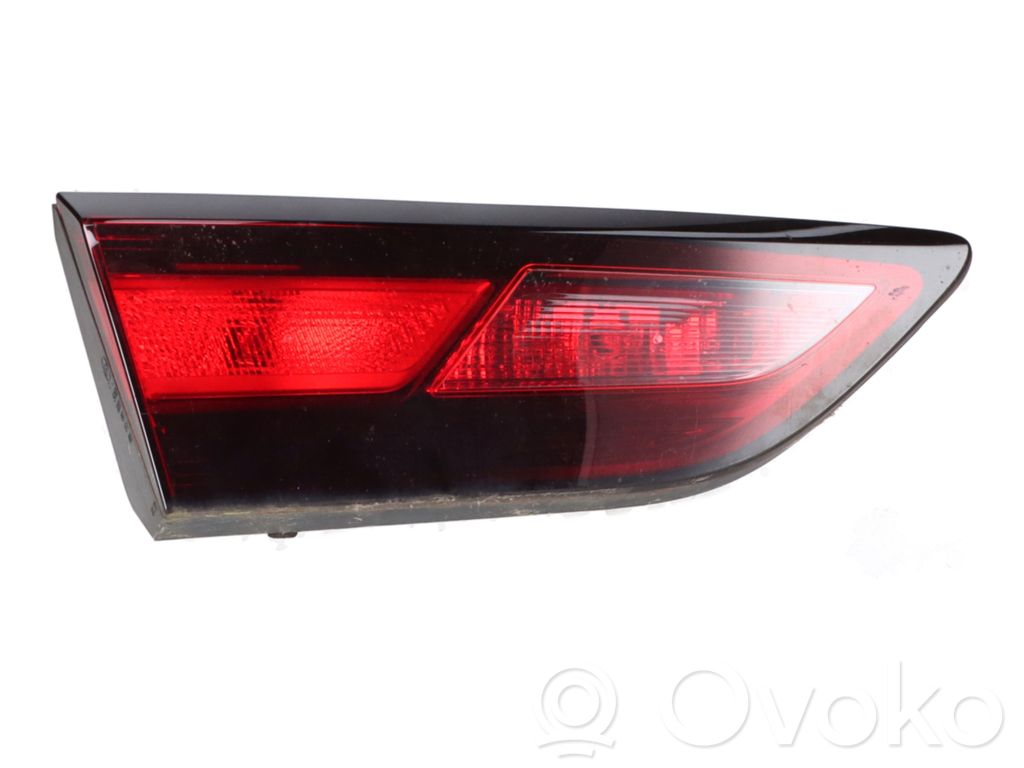 Opel Astra K Luci posteriori del portellone del bagagliaio 