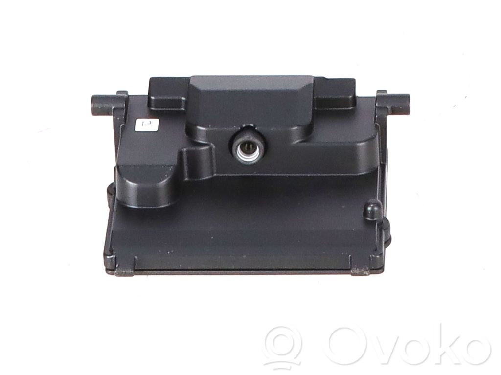 Windshield/windscreen camera   2826928