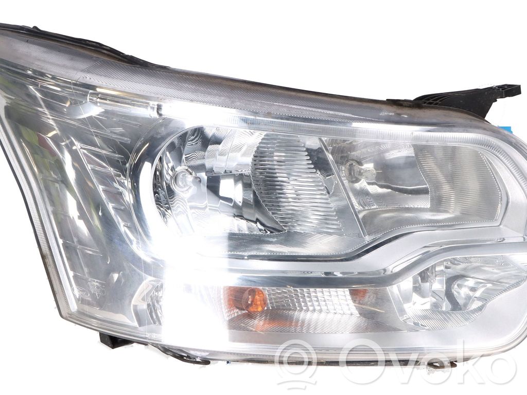 Ford Transit Phare frontale 