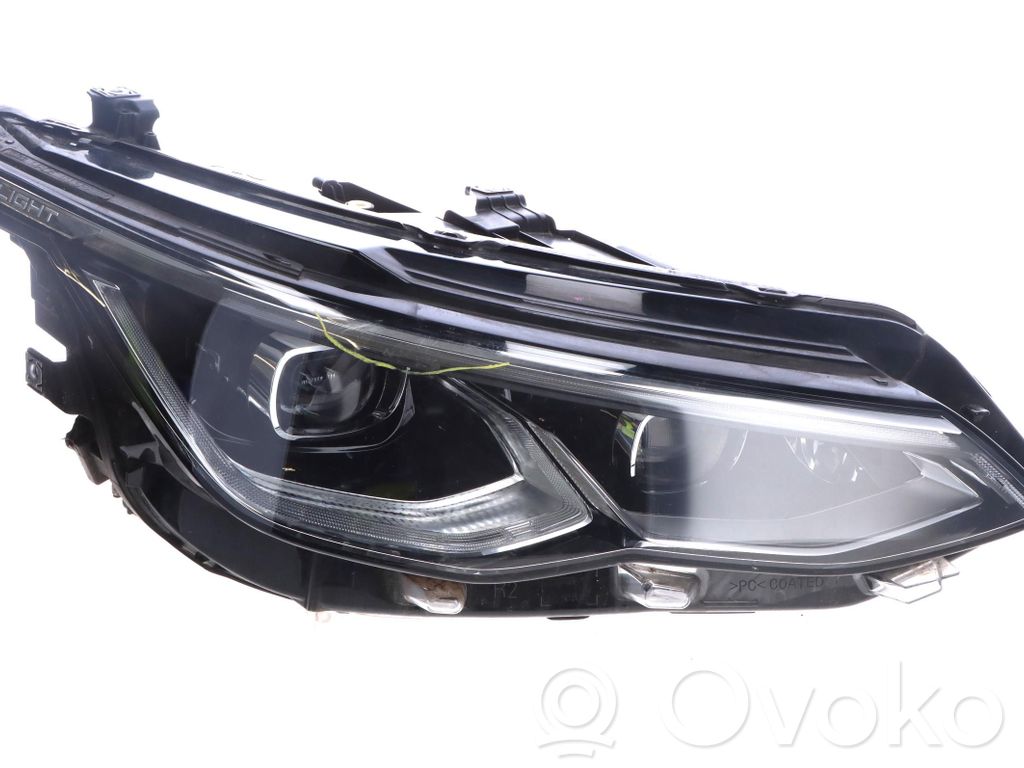 Volkswagen Golf VIII Faro/fanale