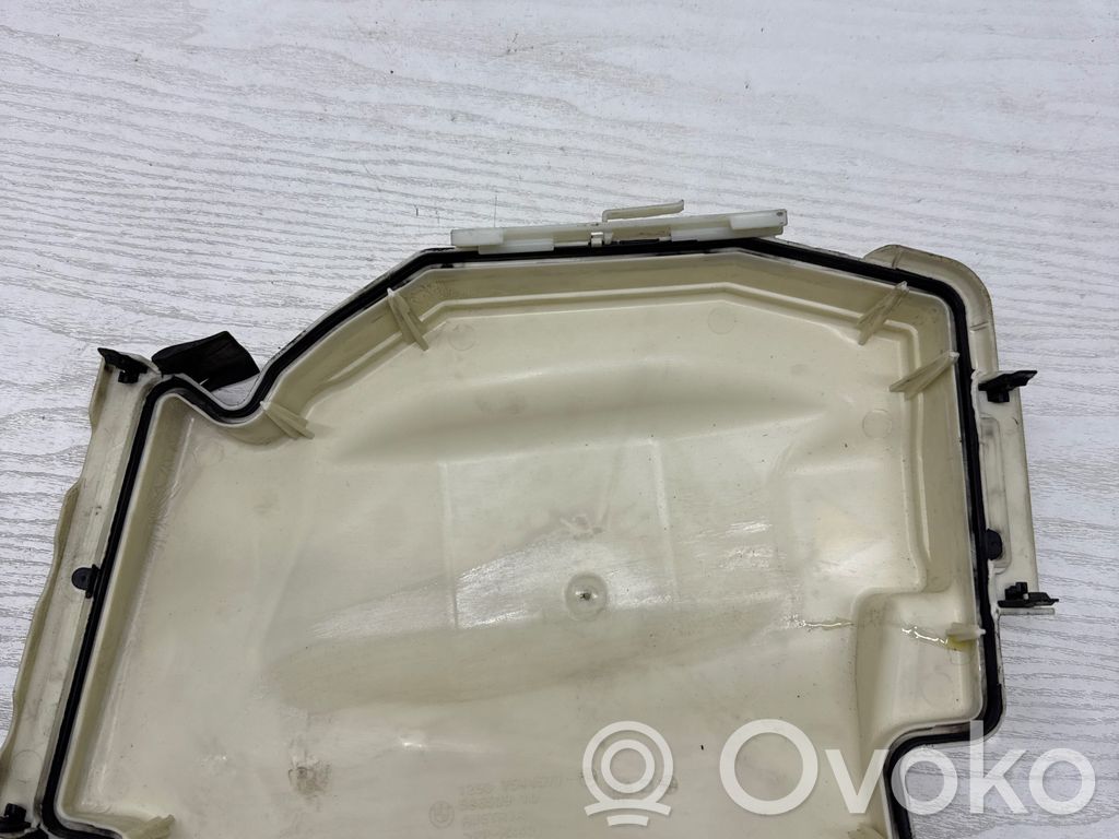 BMW 3 E92 E93 Fuse box cover 