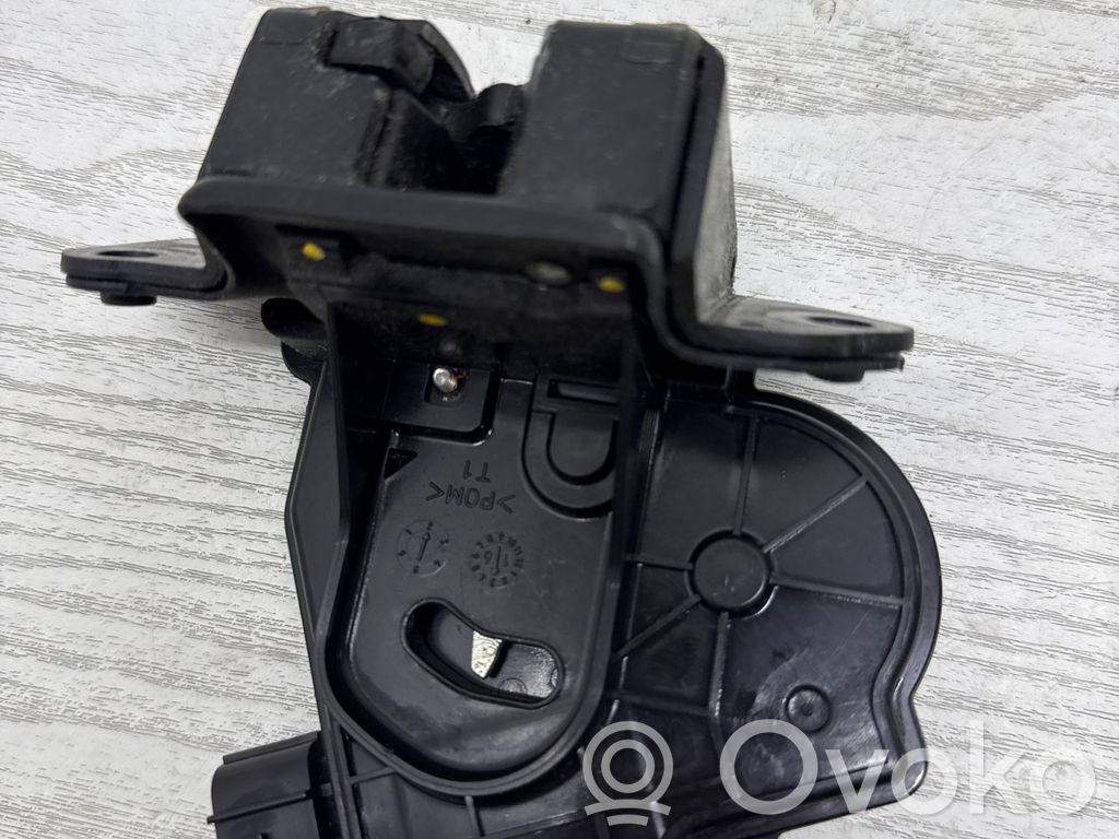 Toyota Avensis T270 Loading door lock 