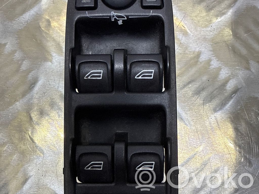 Volvo XC60 Electric window control switch 