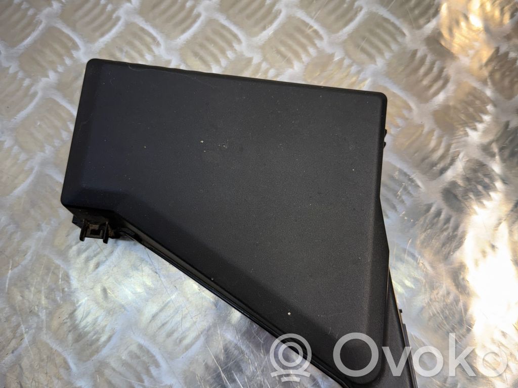 Subaru Legacy Fuse box cover 