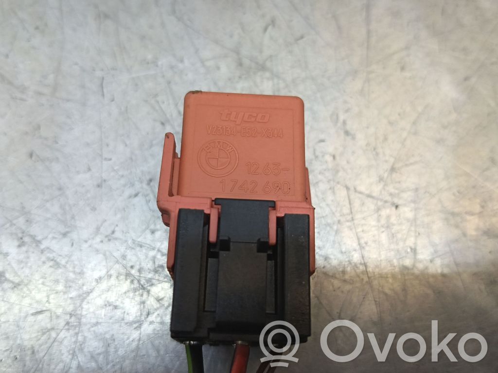 BMW 5 E60 E61 Other relay 