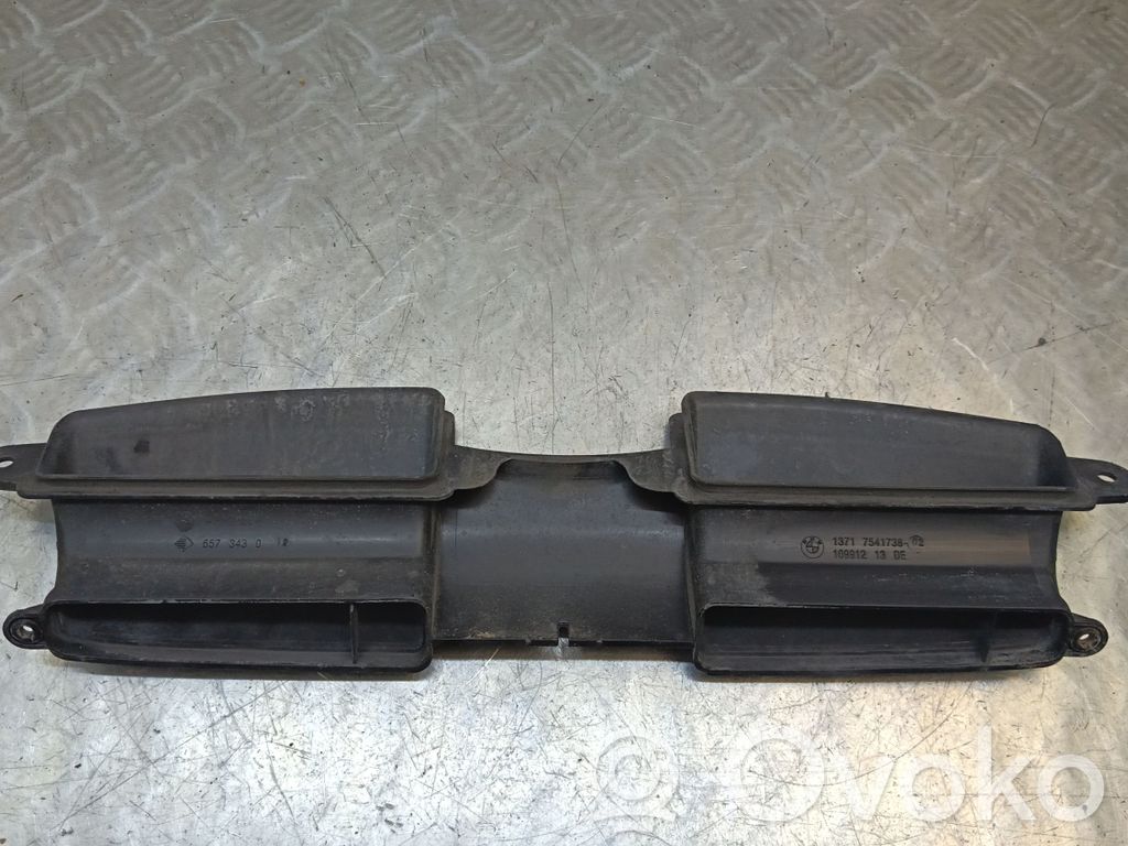 BMW 3 E92 E93 Air intake duct part 