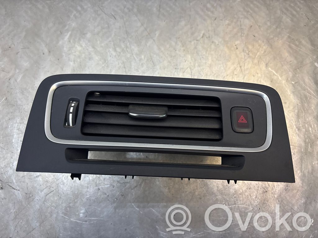 Volvo V60 Dysze / Kratki środkowego nawiewu deski rozdzielczej 