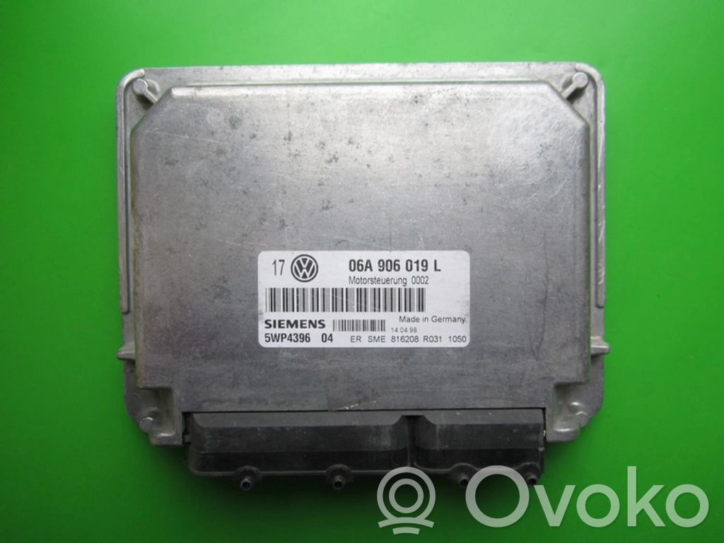 Engine control unit/module ECU   06A906019L,5WP4396