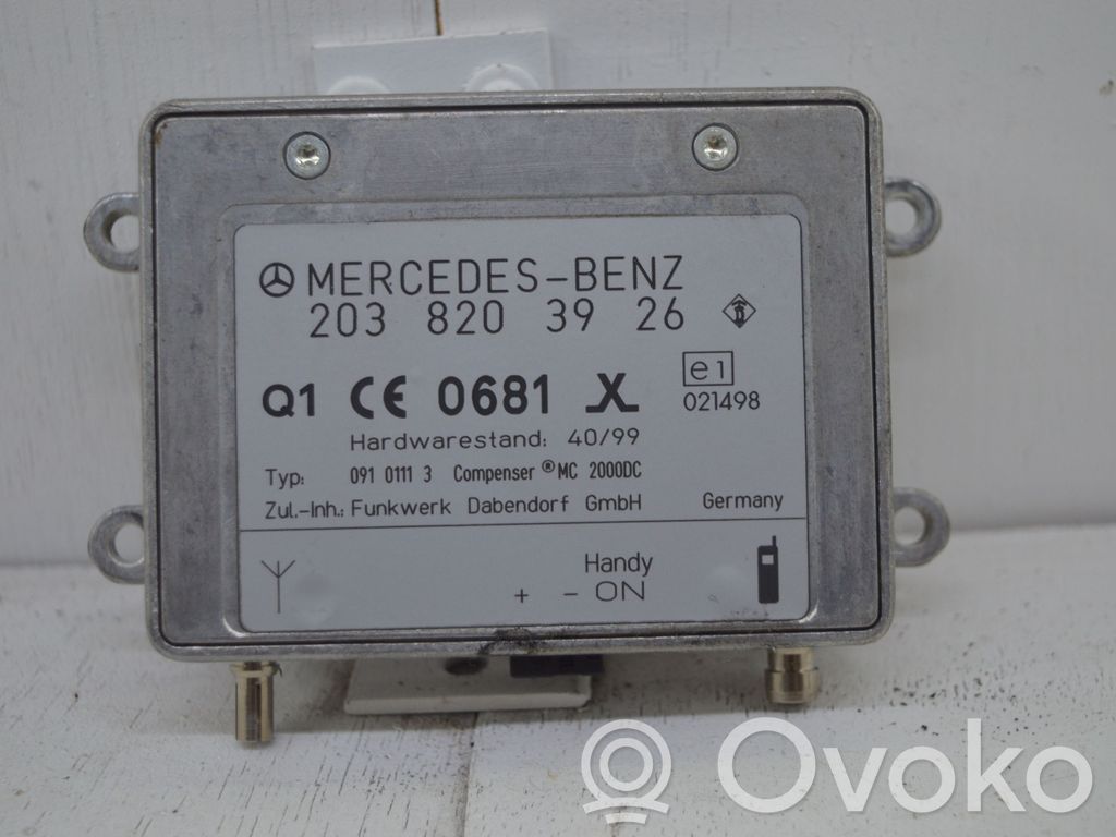 Mercedes-Benz E W210 Wzmacniacz anteny 