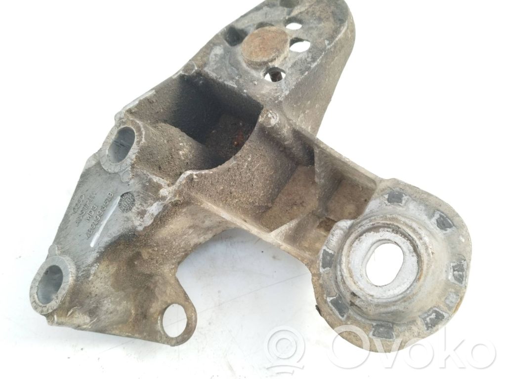 Audi A6 S6 C5 4B Engine mounting bracket 