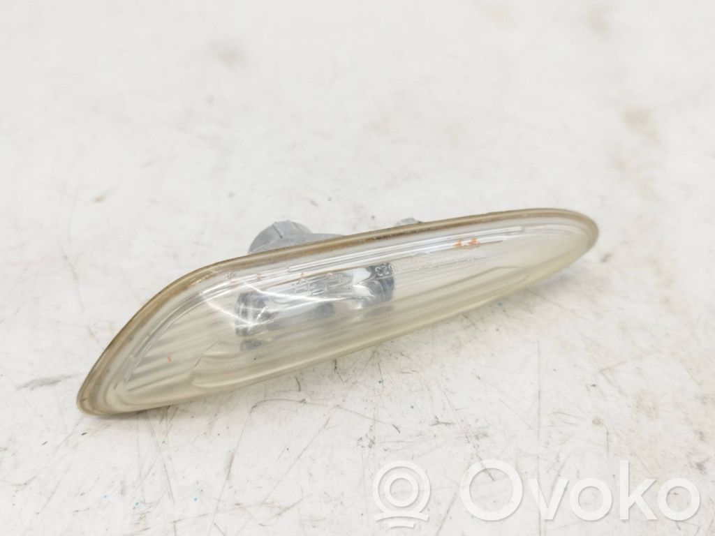 BMW 3 E46 Front fender indicator light 