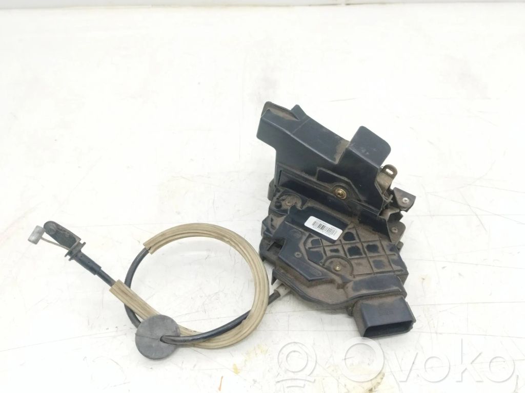 Ford Focus Priekšpusē slēdzene 