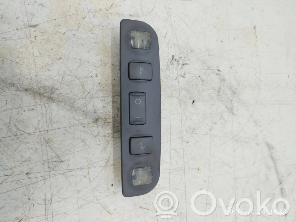 Audi A4 S4 B5 8D Priekinių vietų apšvietimo žibintas 