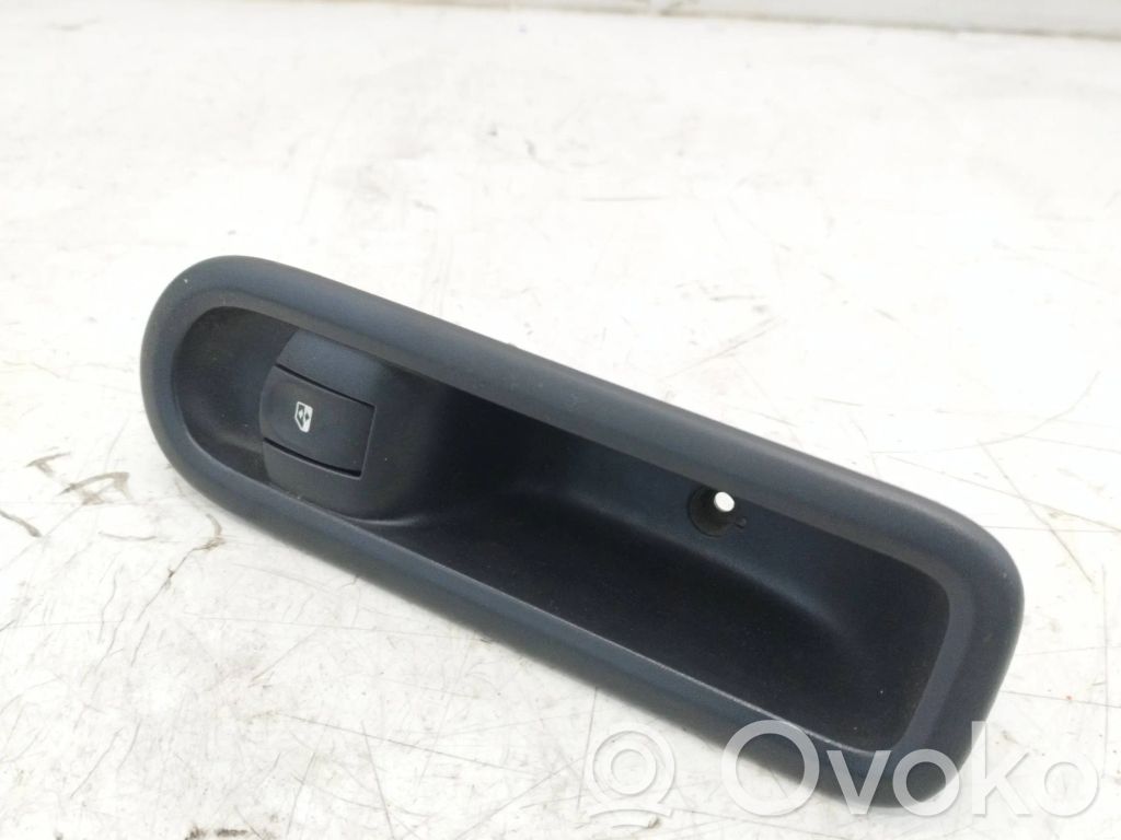 Renault Twingo II Electric window control switch 