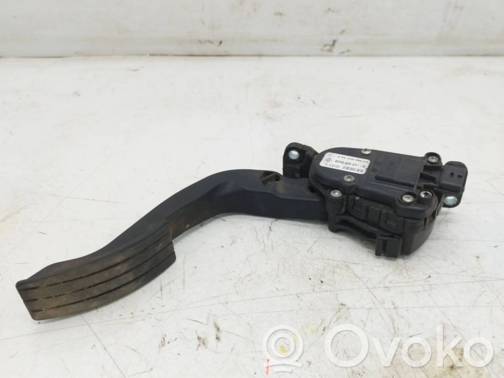 Renault Twingo II Accelerator throttle pedal 