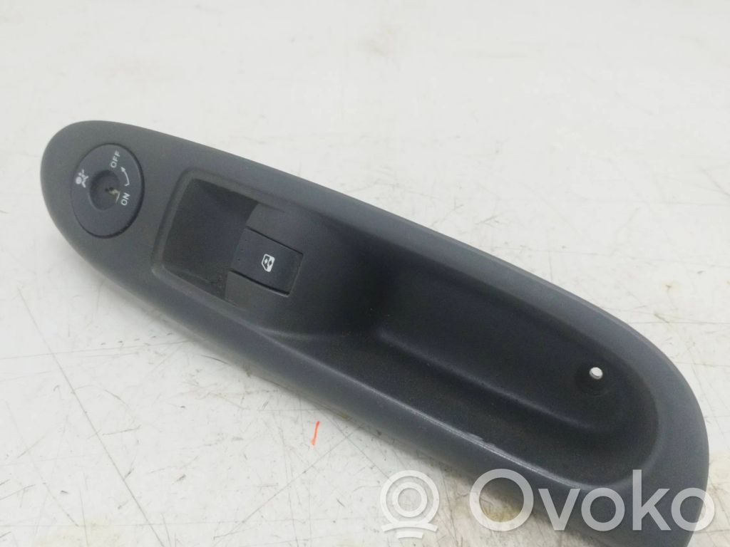 Renault Clio II Electric window control switch 