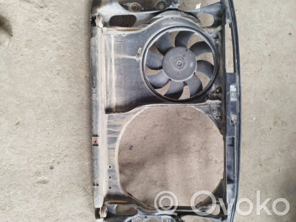 Audi A4 S4 B5 8D Radiatoru panelis 