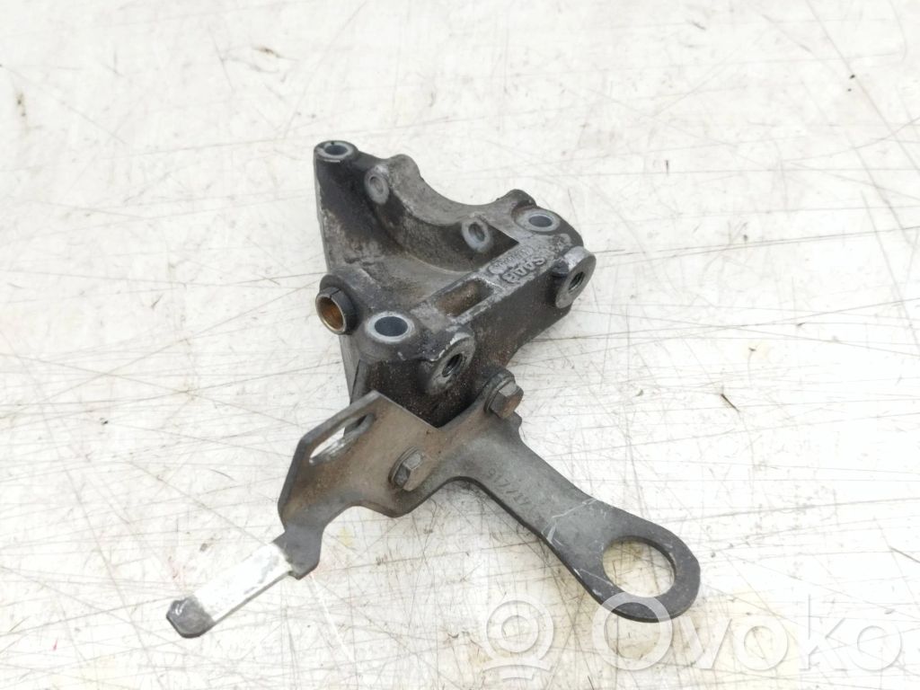 Saab 9-5 Engine mounting bracket 
