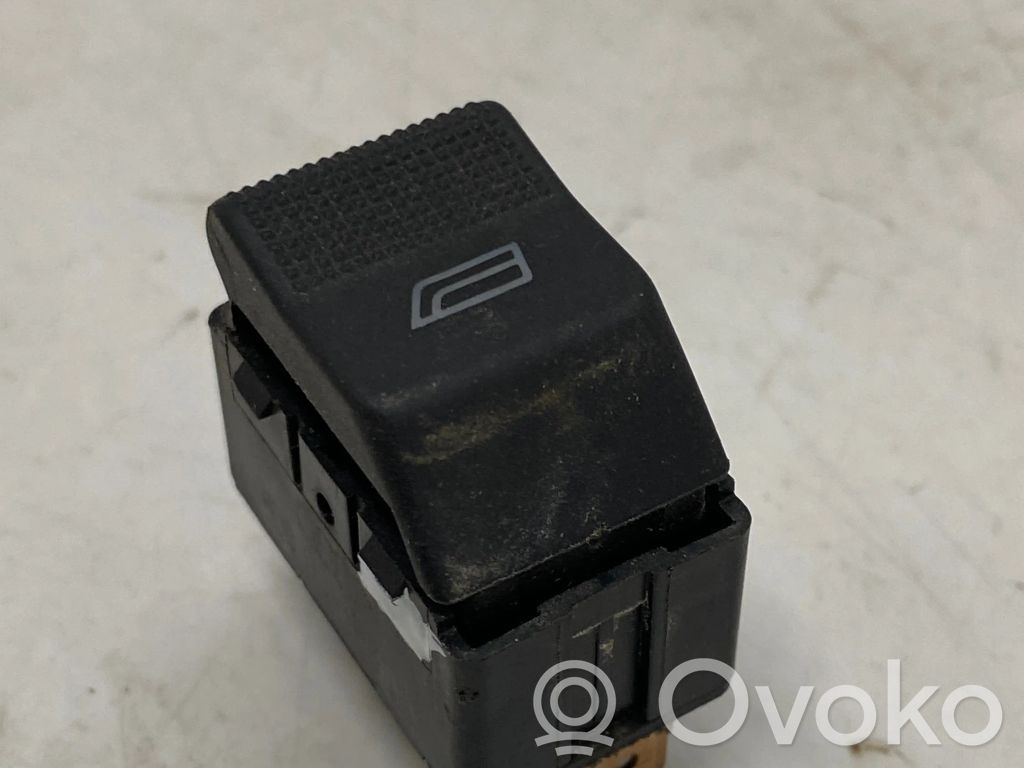 Audi A4 S4 B5 8D Electric window control switch 