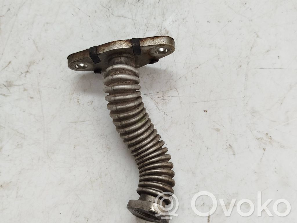 Volkswagen PASSAT B6 Kita variklio skyriaus detalė 