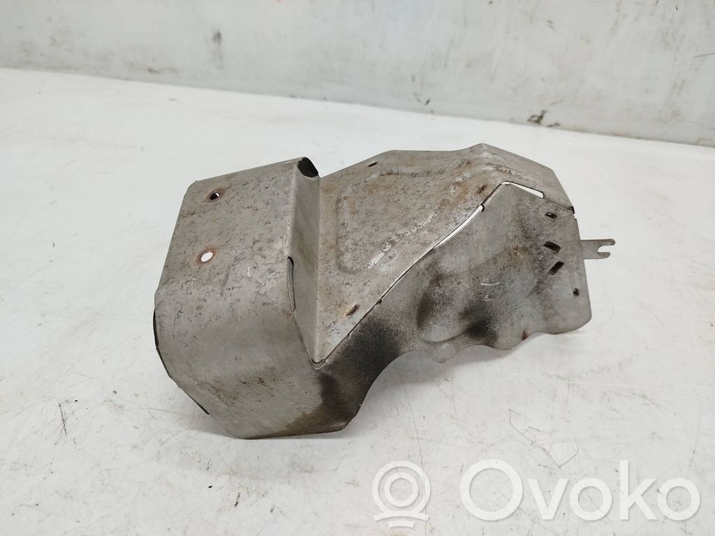 Volkswagen Phaeton Heat shield in engine bay 