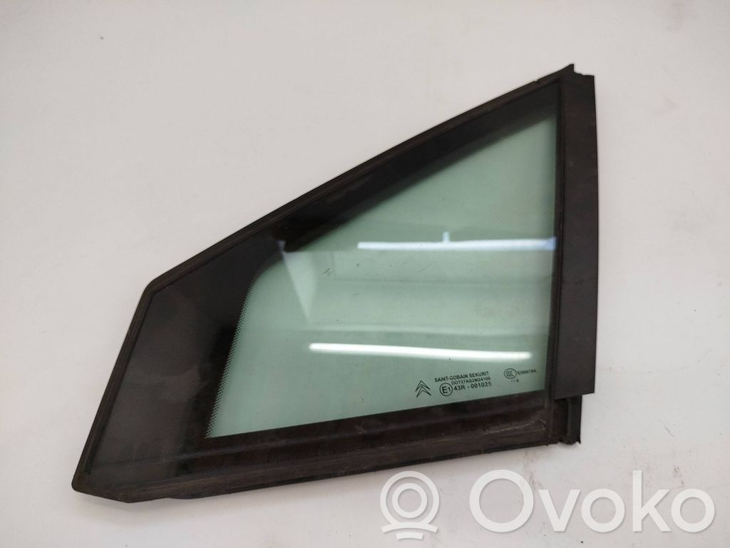 Citroen C4 I Front vent window/glass (coupe) 