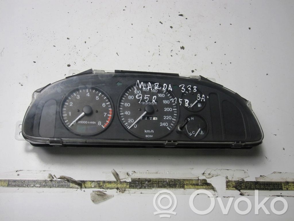 Mazda 323 F Speedometer (instrument cluster) 